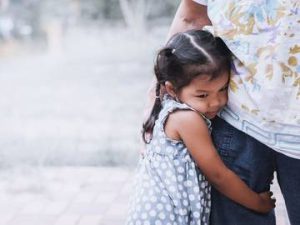 نشانه های وابستگی ناسالم در کودک