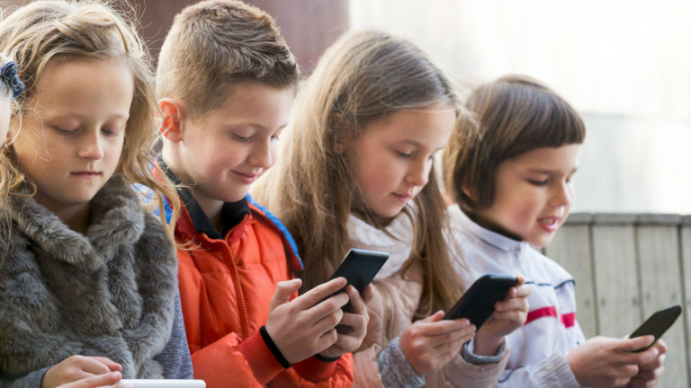 اعتیاد کودکان به موبایل و تبلت و راه‌های درمان آن